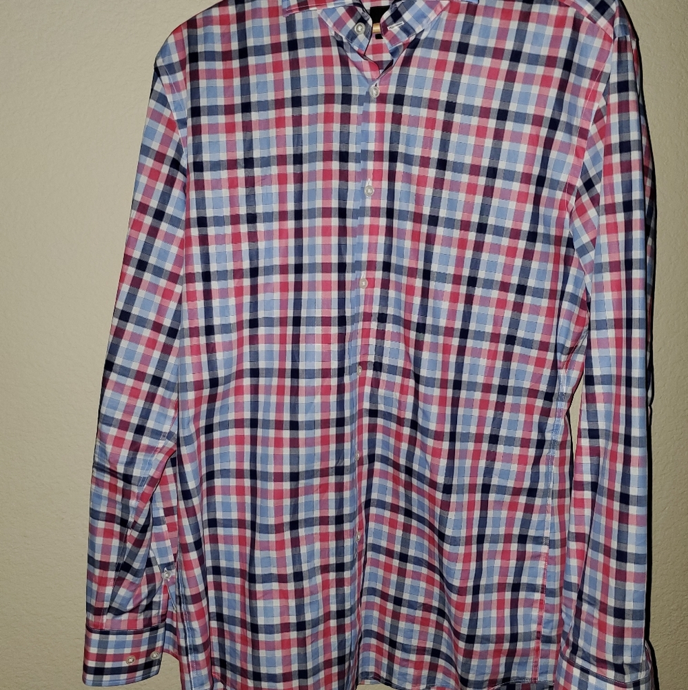 Hugo Boss mens long sleeve dress shirt.